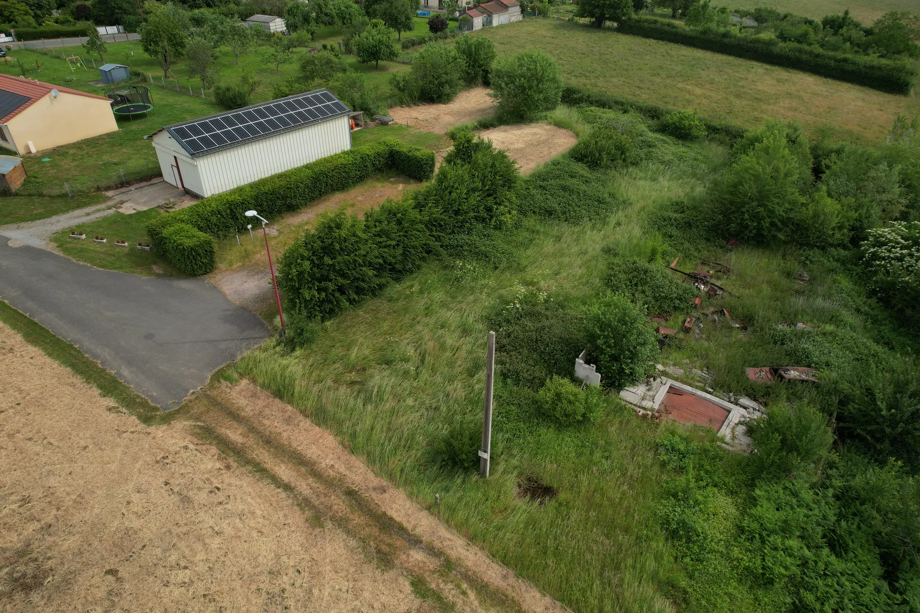 Terrain réel · accès et voisinage